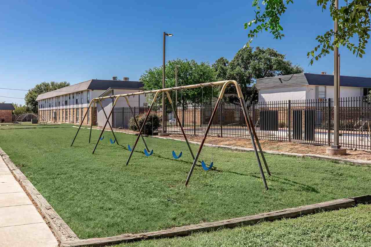 Oak Meadow Villa - Photo 5 of 16