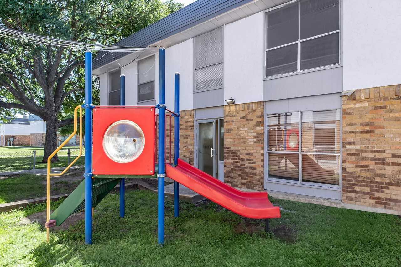 Oak Meadow Villa - Photo 7 of 16