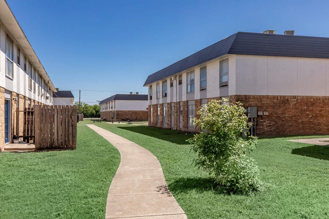 Oak Meadow Villa - Photo 6 of 14