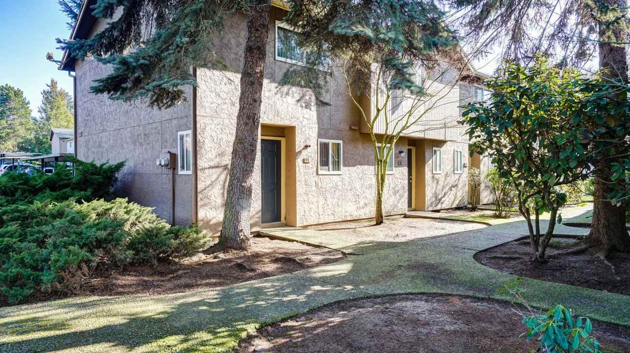 4345 25th Ave Ne - Photo 2 of 13