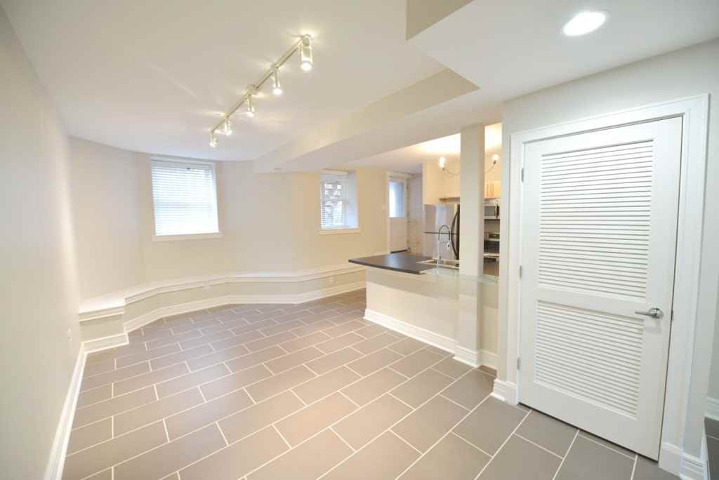 Melrose Apartments - Photo 4 of 38