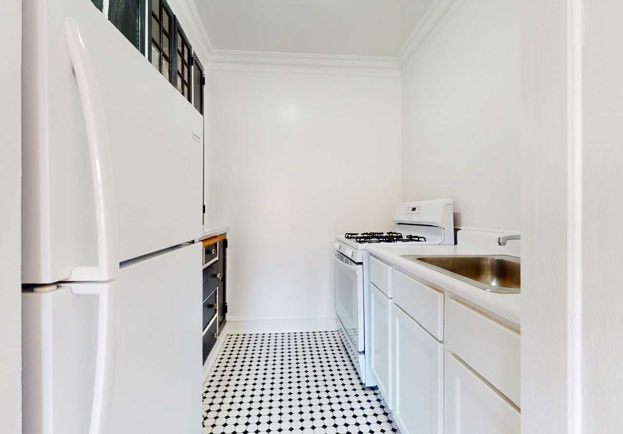 5501 S. Cornell - Photo 2 of 8