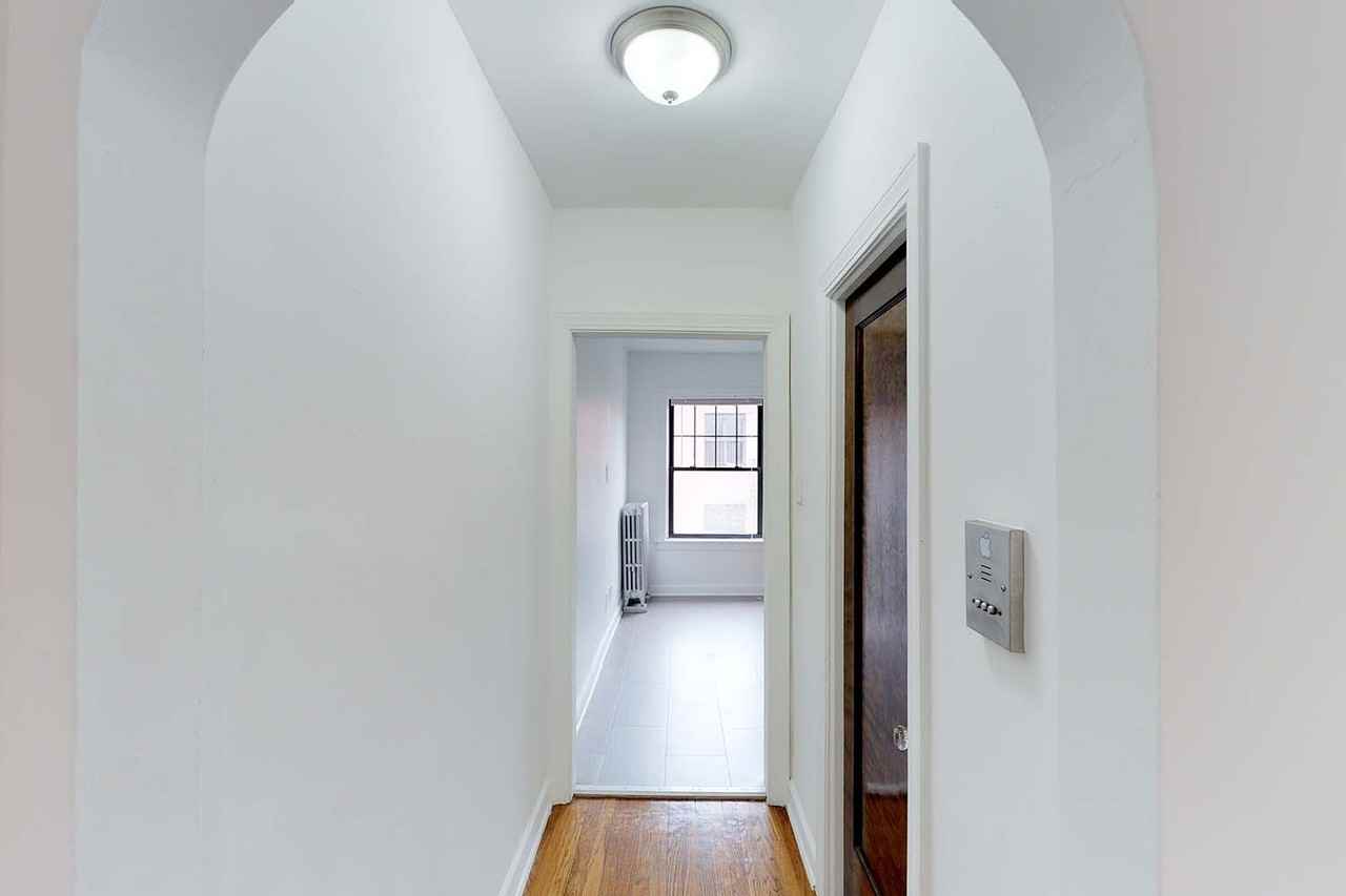 4455 S. Greenwood Avenue - Photo 7 of 20