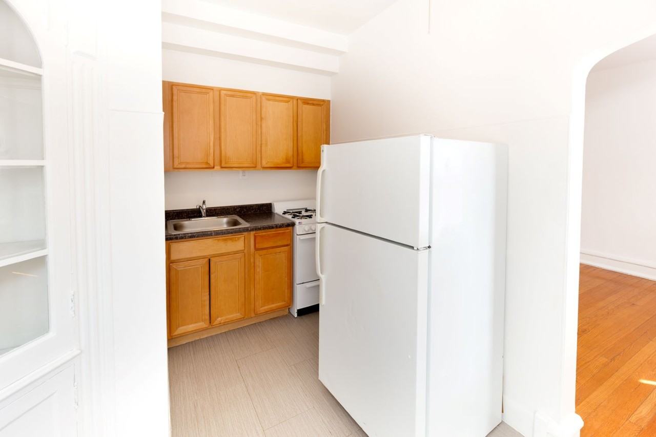 5336-5338 S. Hyde Park Boulevard - Photo 7 of 13