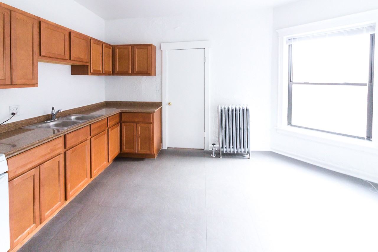 1515 E. 54th Street - Photo 7 of 29