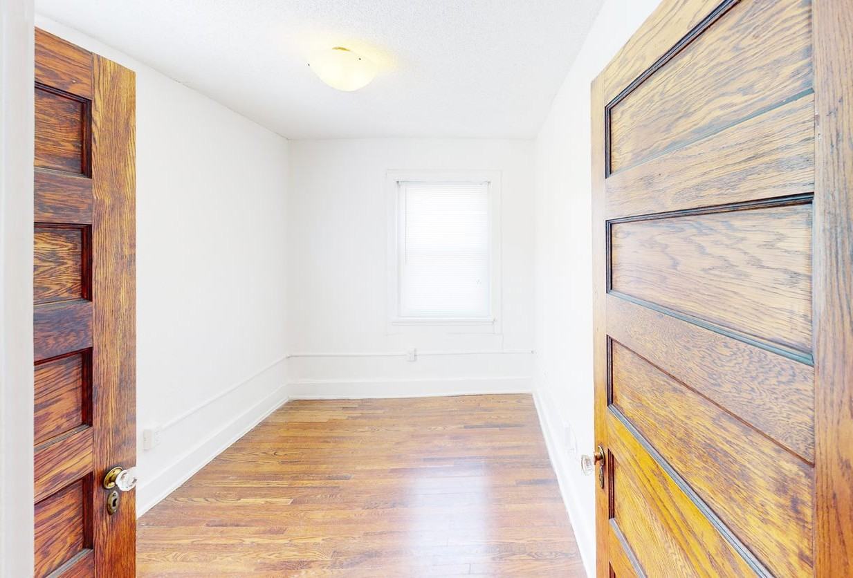 Raleigh Arms - Photo 4 of 22