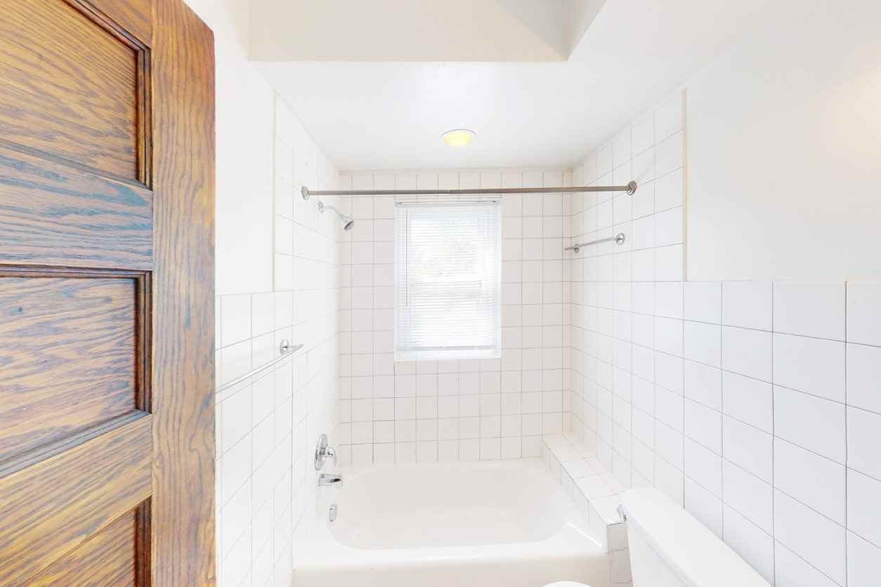 Raleigh Arms - Photo 6 of 22