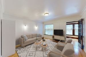 featured image of 5429 South Woodlawn Avenue