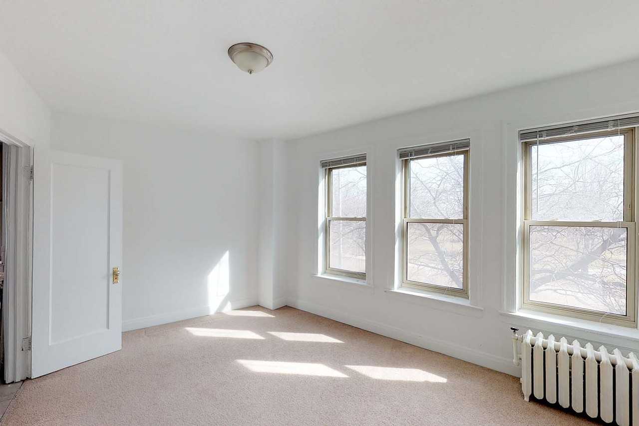 East Park Tower - Photo 7 of 28