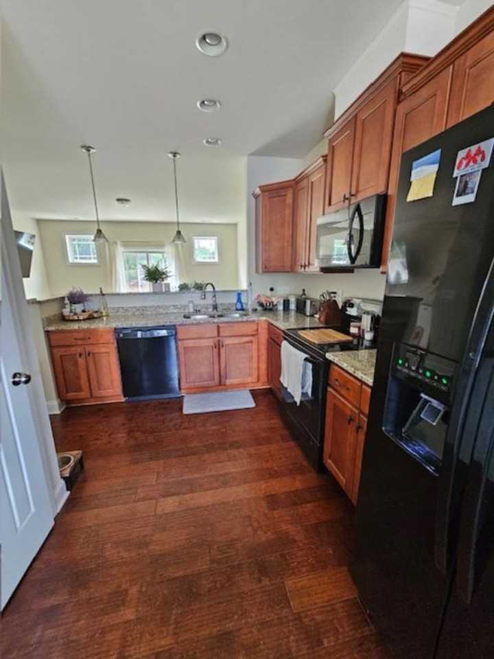 3973 Amelia Park Dr - Photo 3 of 15