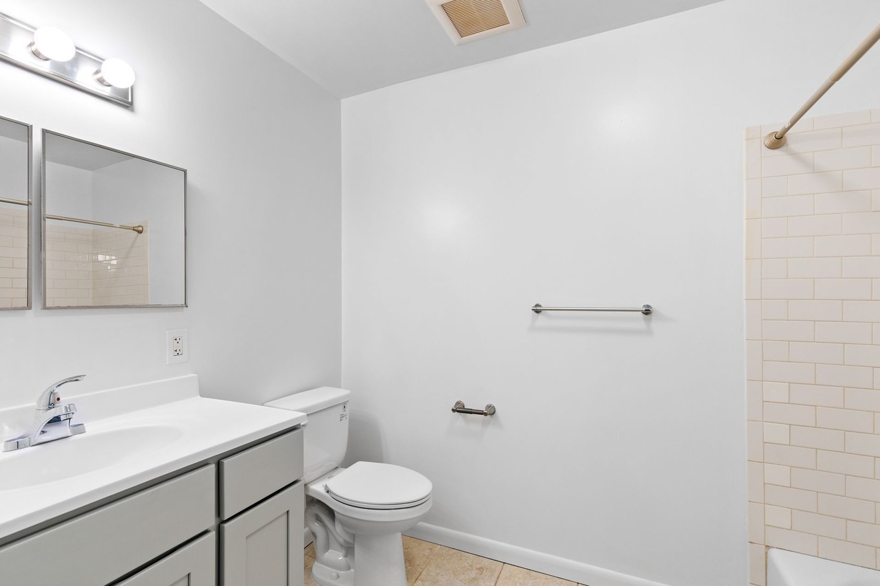 7th Ave Apartments - Photo 4 of 12