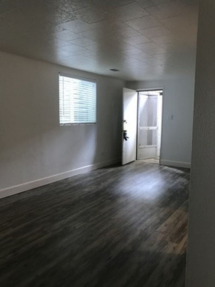 Lakewood Station Apartment Homes - Photo 4 of 7