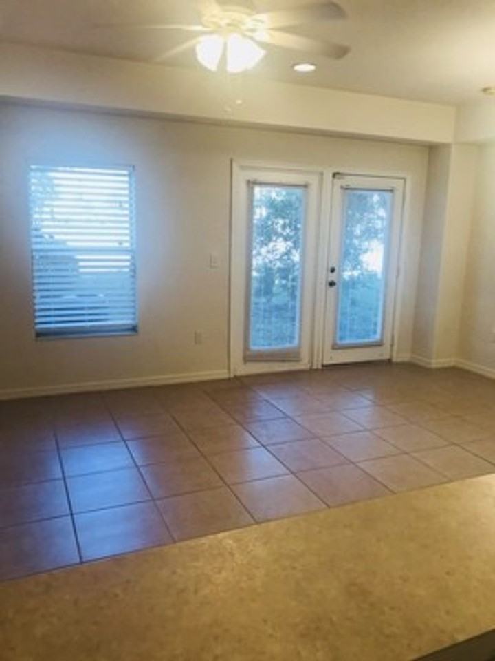 3351 - 3383 SW 42nd Place - Photo 5 of 10