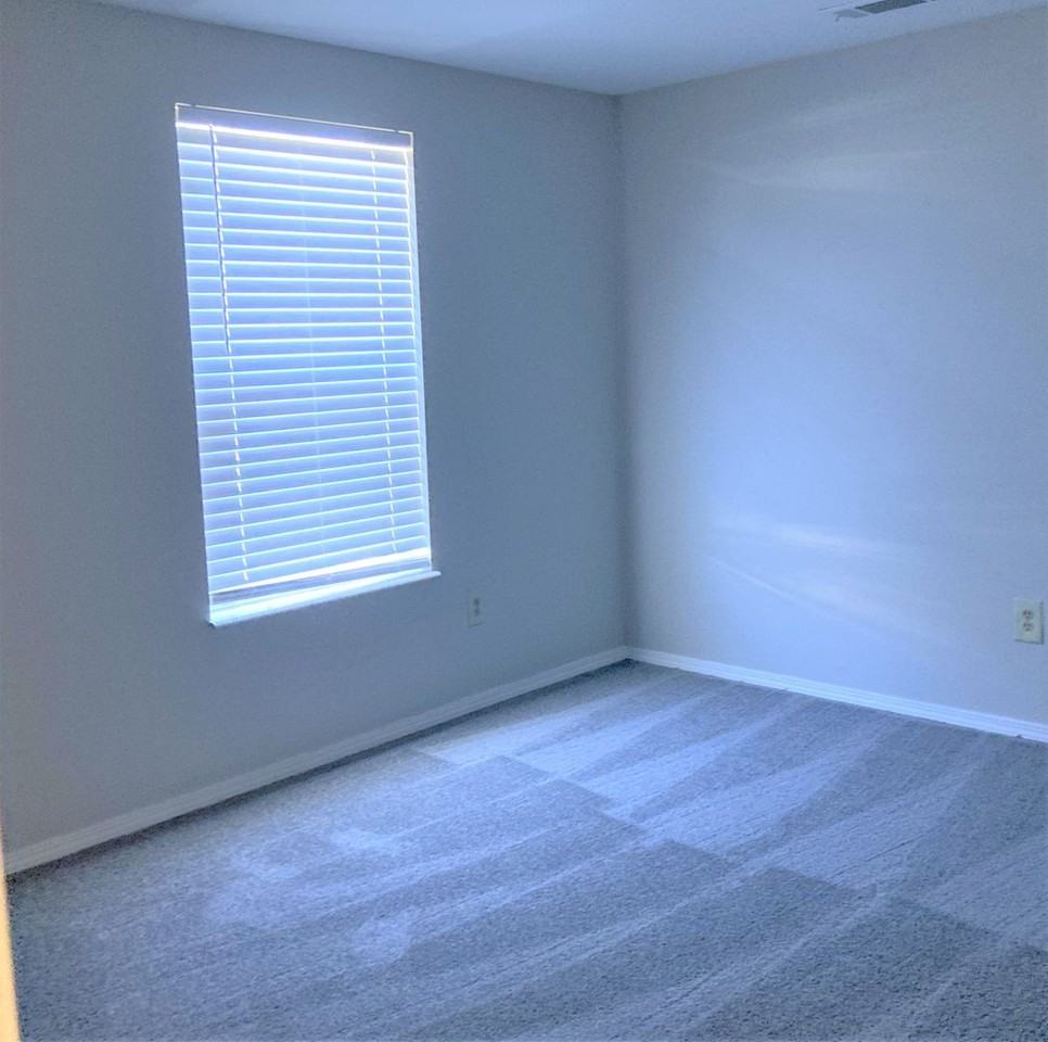 HARBOR RIDGE HOGAN - Photo 3 of 8