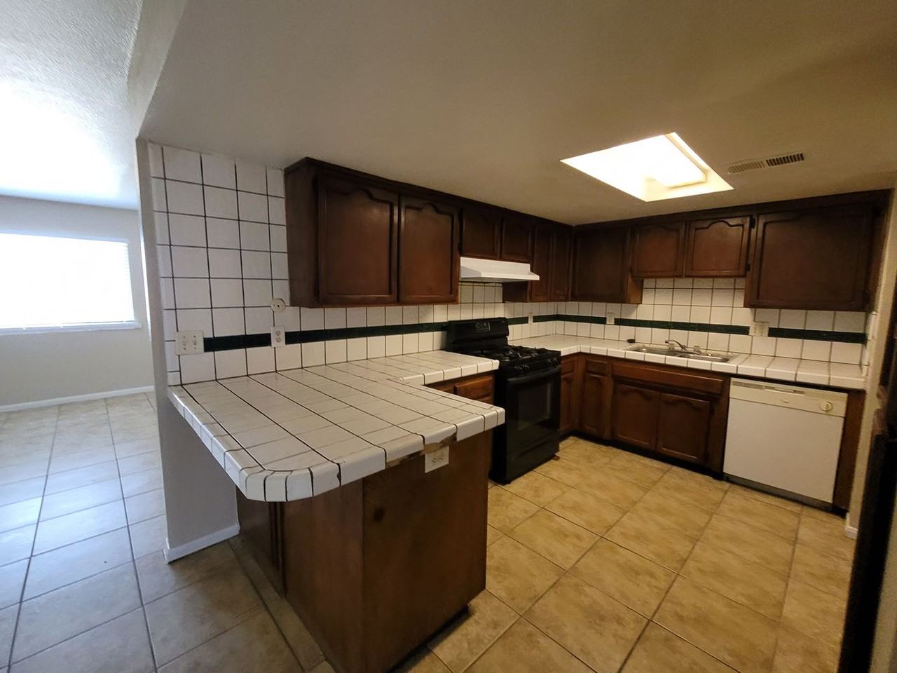 8785 Shannon Dr - Photo 2 of 8