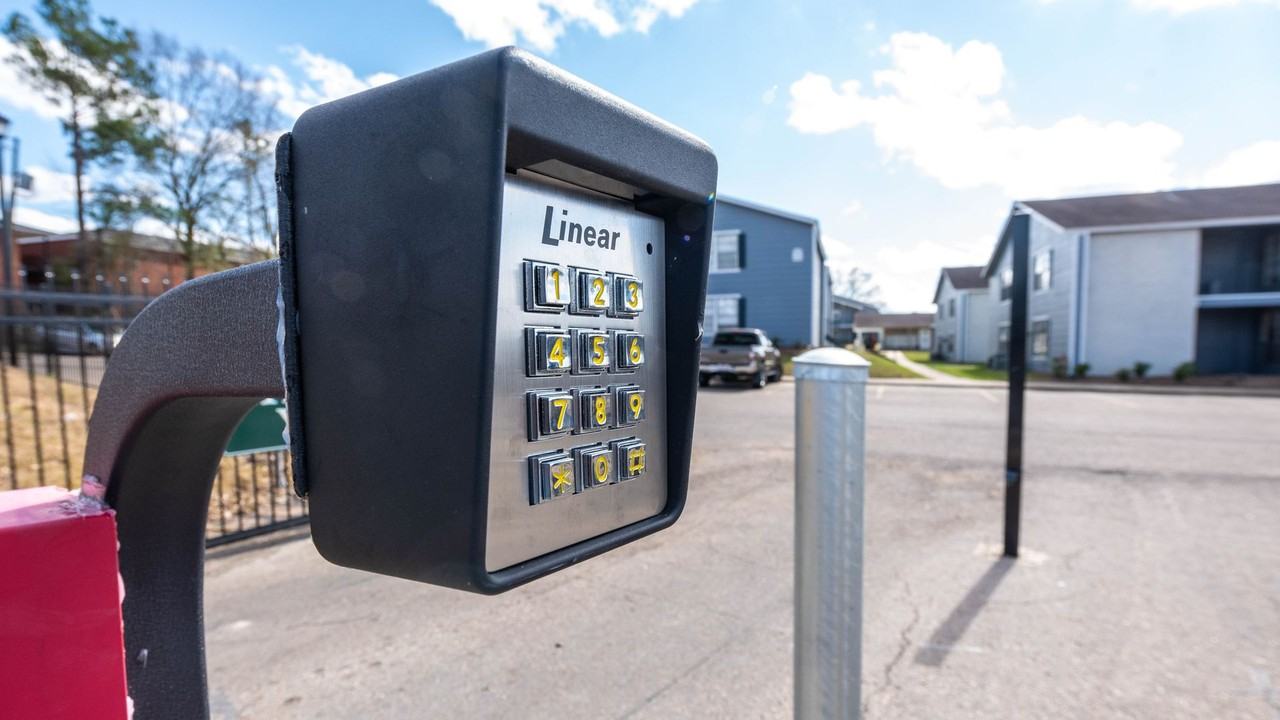 The Baylor Apartment Homes - Photo 3 of 47