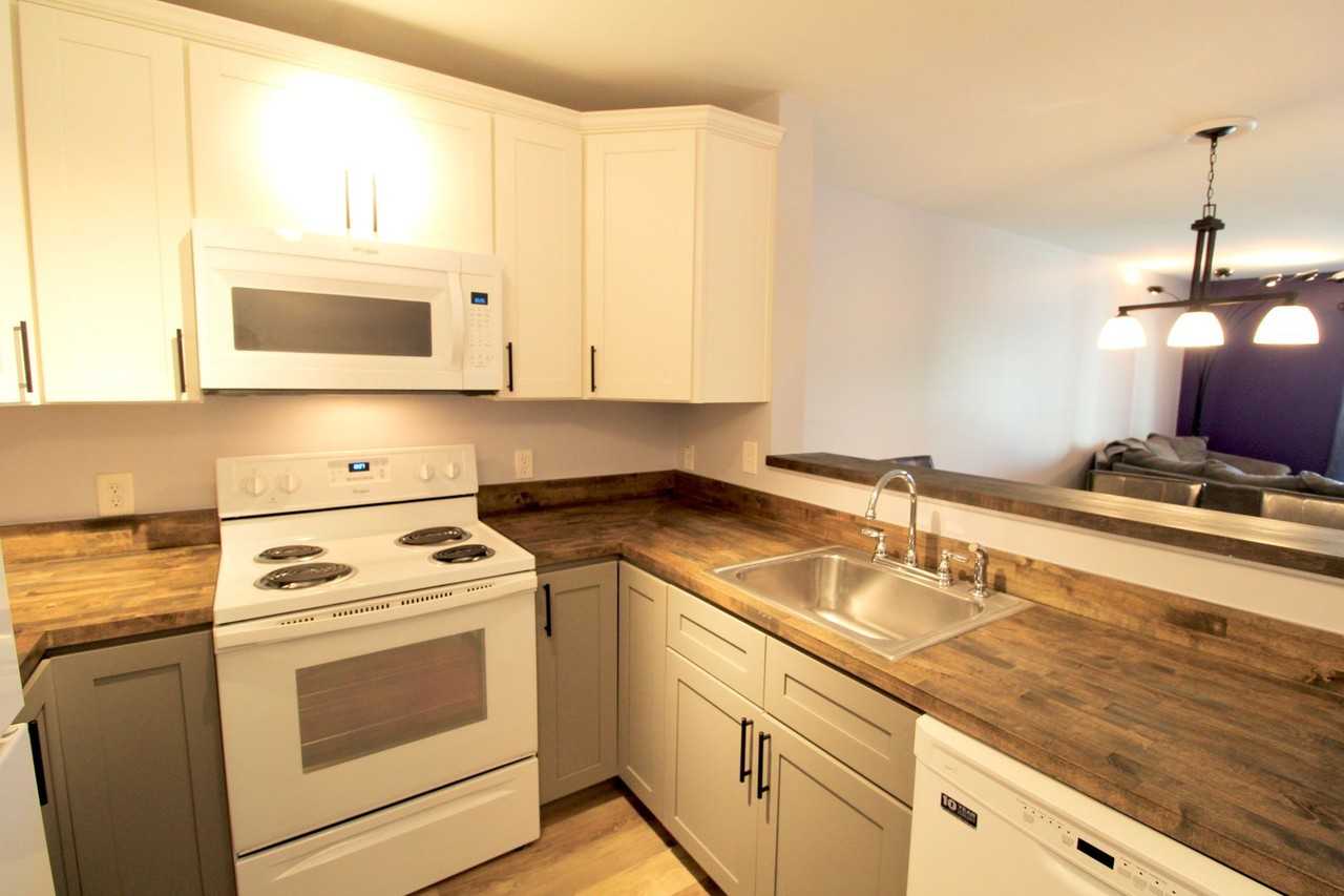 1360 Hunters Rd Apt I - Photo 6 of 26