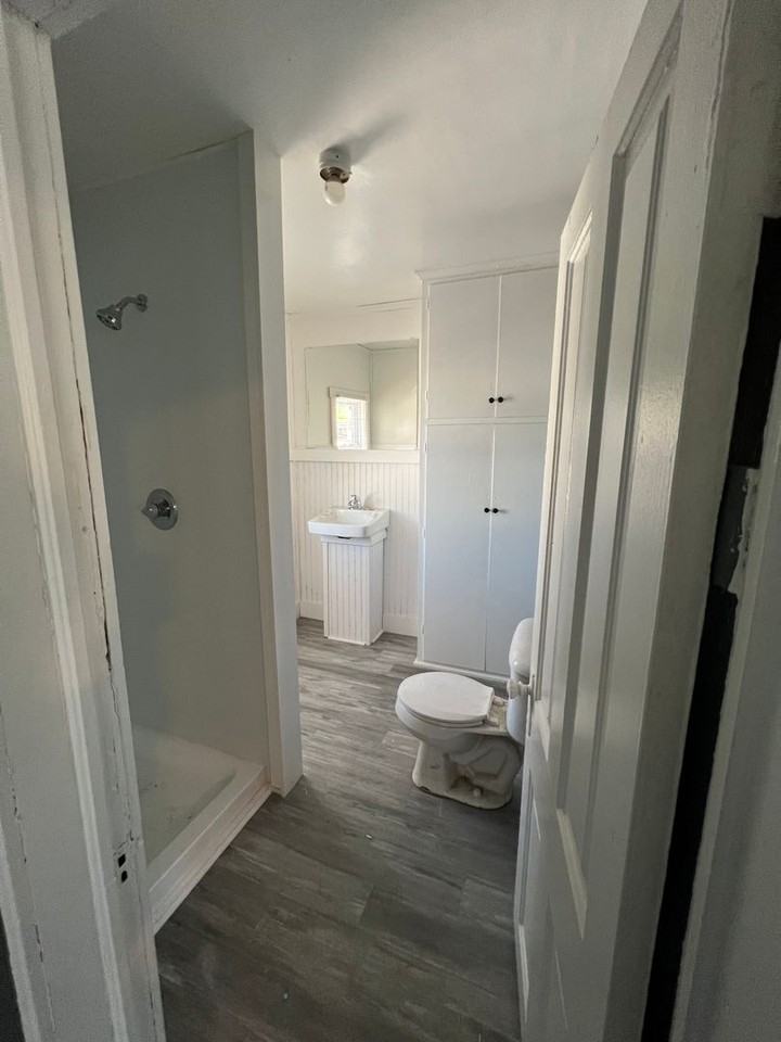 309 S Webster Ave. - Photo 3 of 5