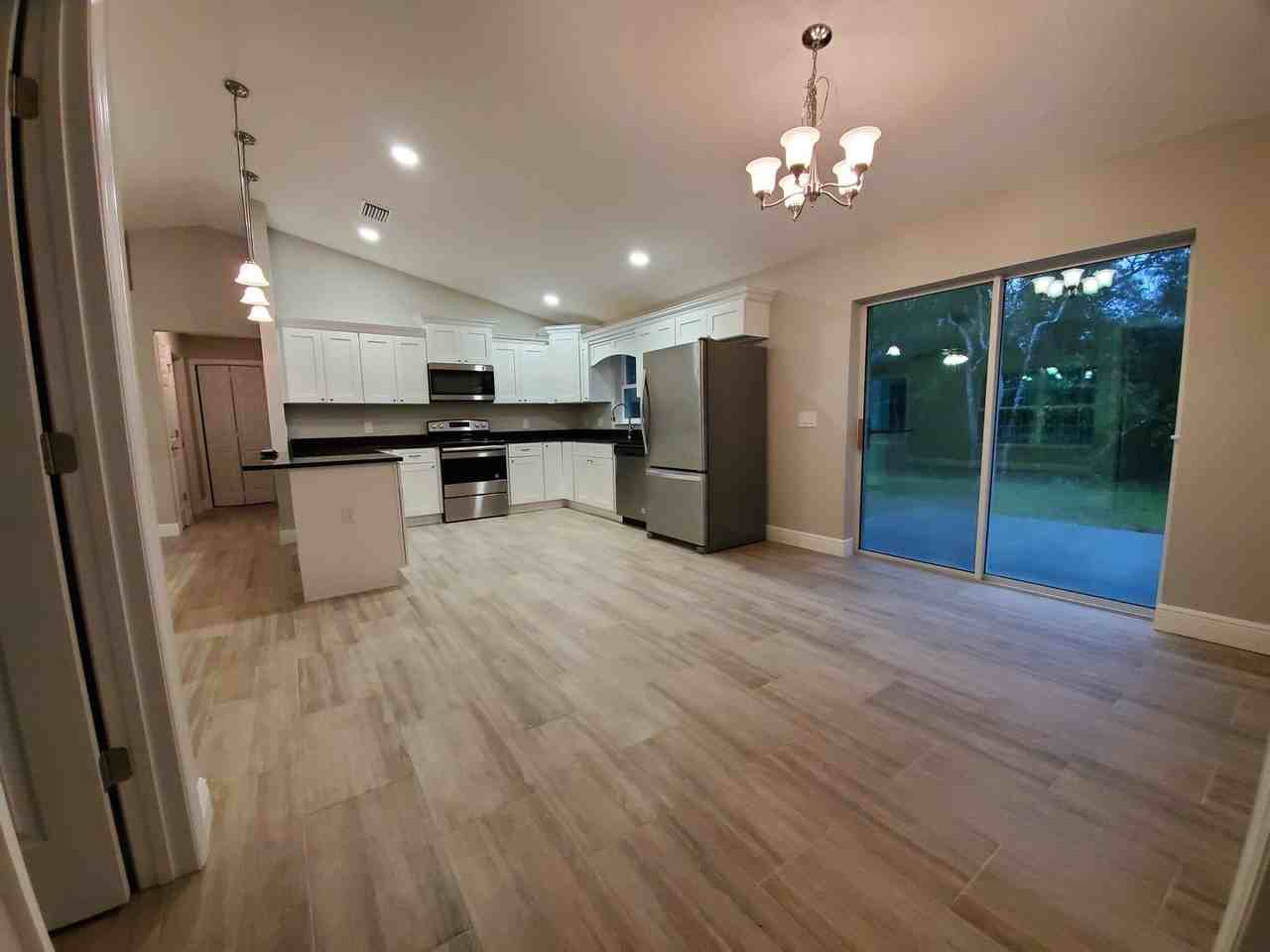 8687 N Paradisea Dr - Photo 5 of 10