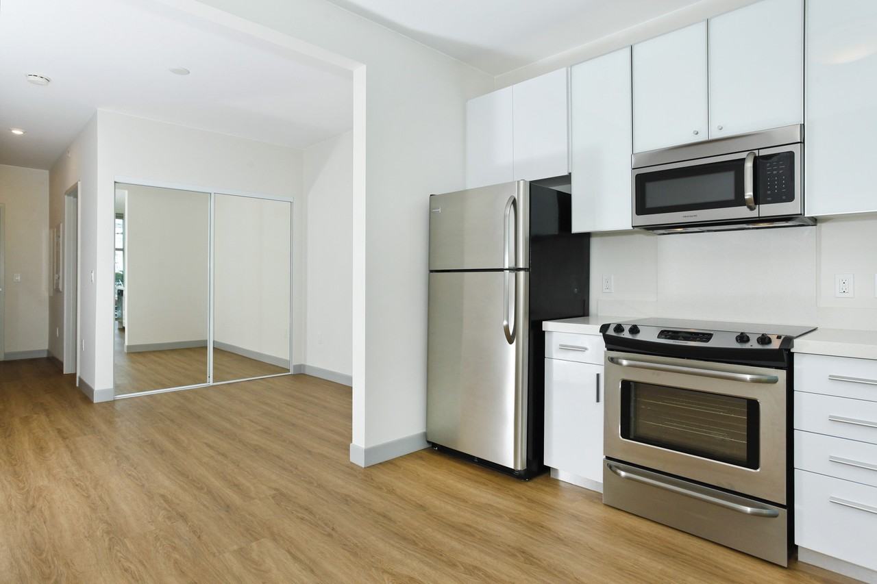 610 Ala Moana Blvd #M411 - Photo 4 of 10