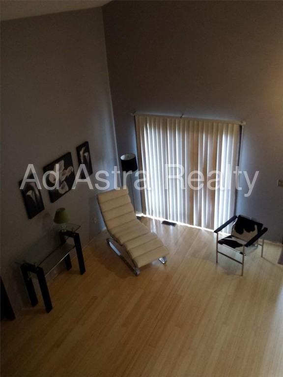 8818 Carriage Dr - Photo 3 of 14