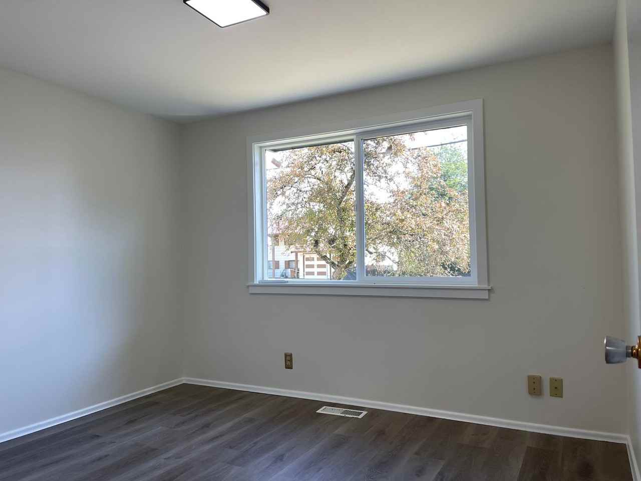 15510 Ne 3rd St - Photo 7 of 13