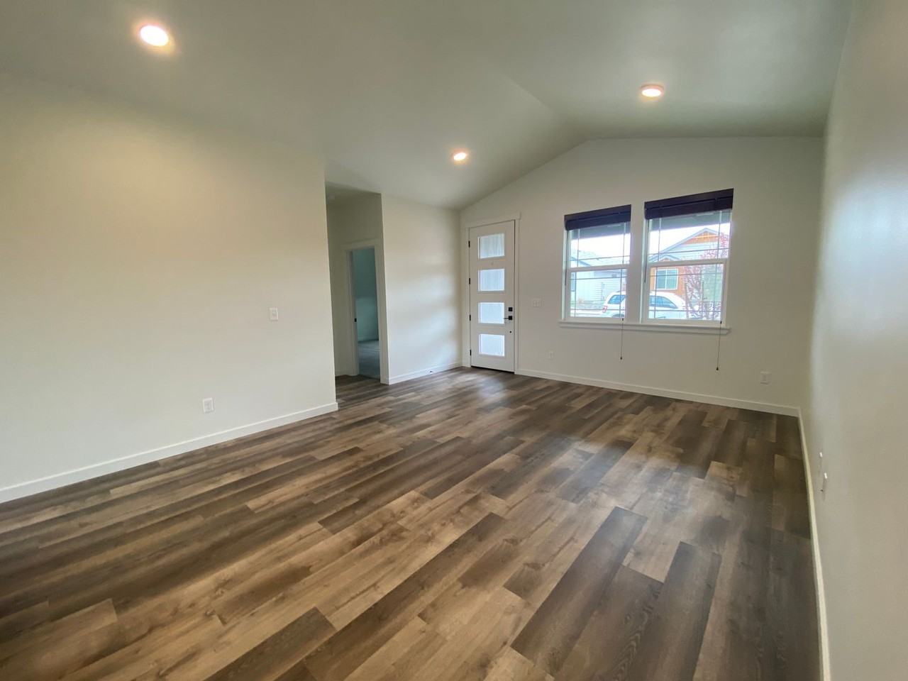 2513 N Benjamin Ln - Photo 3 of 34