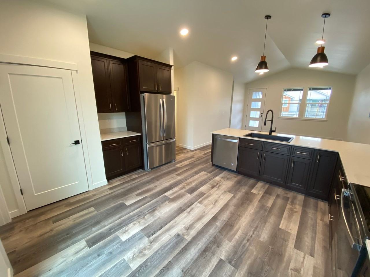 2513 N Benjamin Ln - Photo 7 of 34