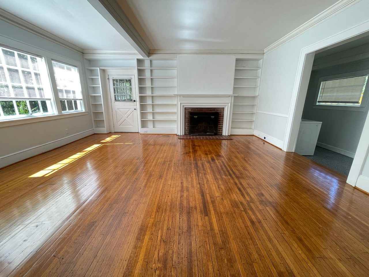 300 Chase Ave - Photo 4 of 50
