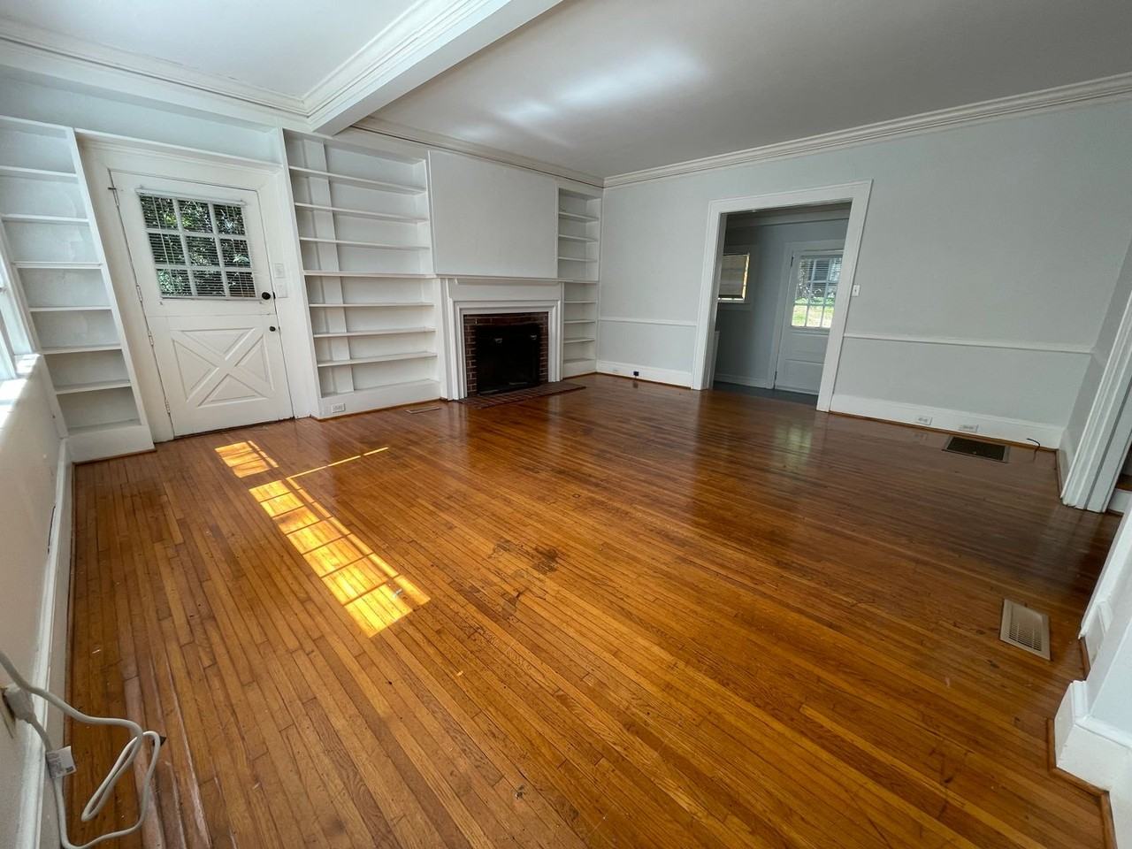 300 Chase Ave - Photo 5 of 50