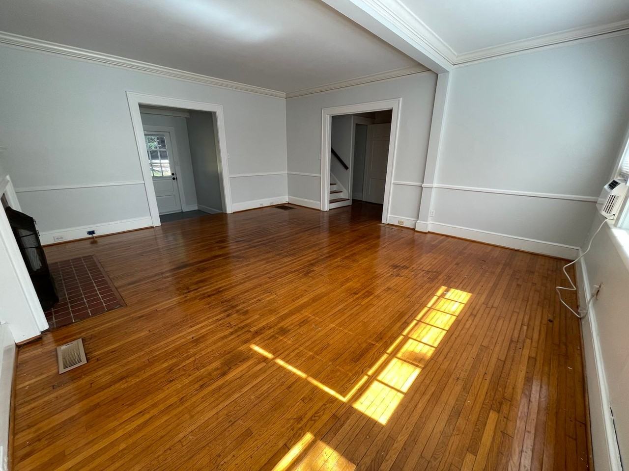300 Chase Ave - Photo 6 of 50