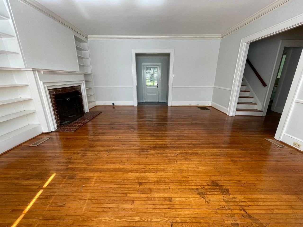300 Chase Ave - Photo 7 of 50