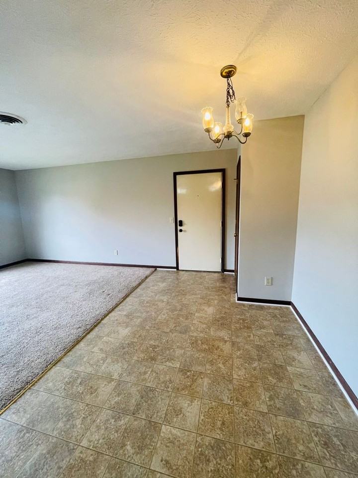 1625 Buttonwood Ct - Photo 6 of 12