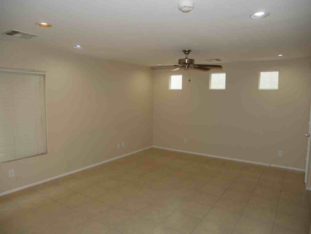 9112 Pearl Cotton Ave - Photo 5 of 33