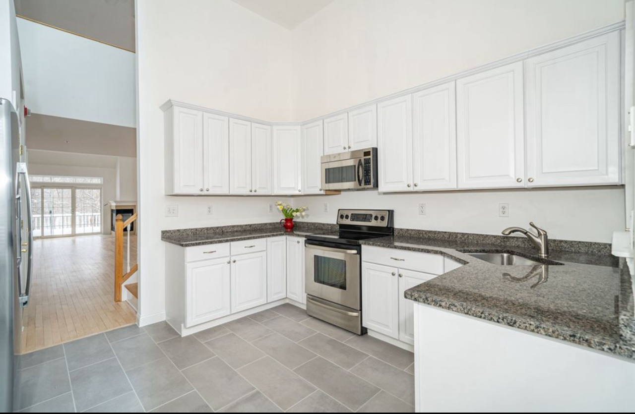 34 Wyldwood Dr - Photo 3 of 17