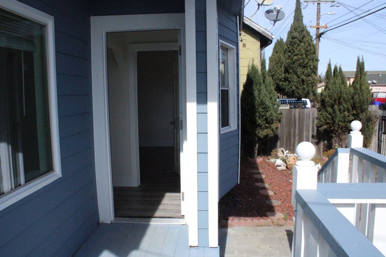 539 3rd St - Photo 2 of 30