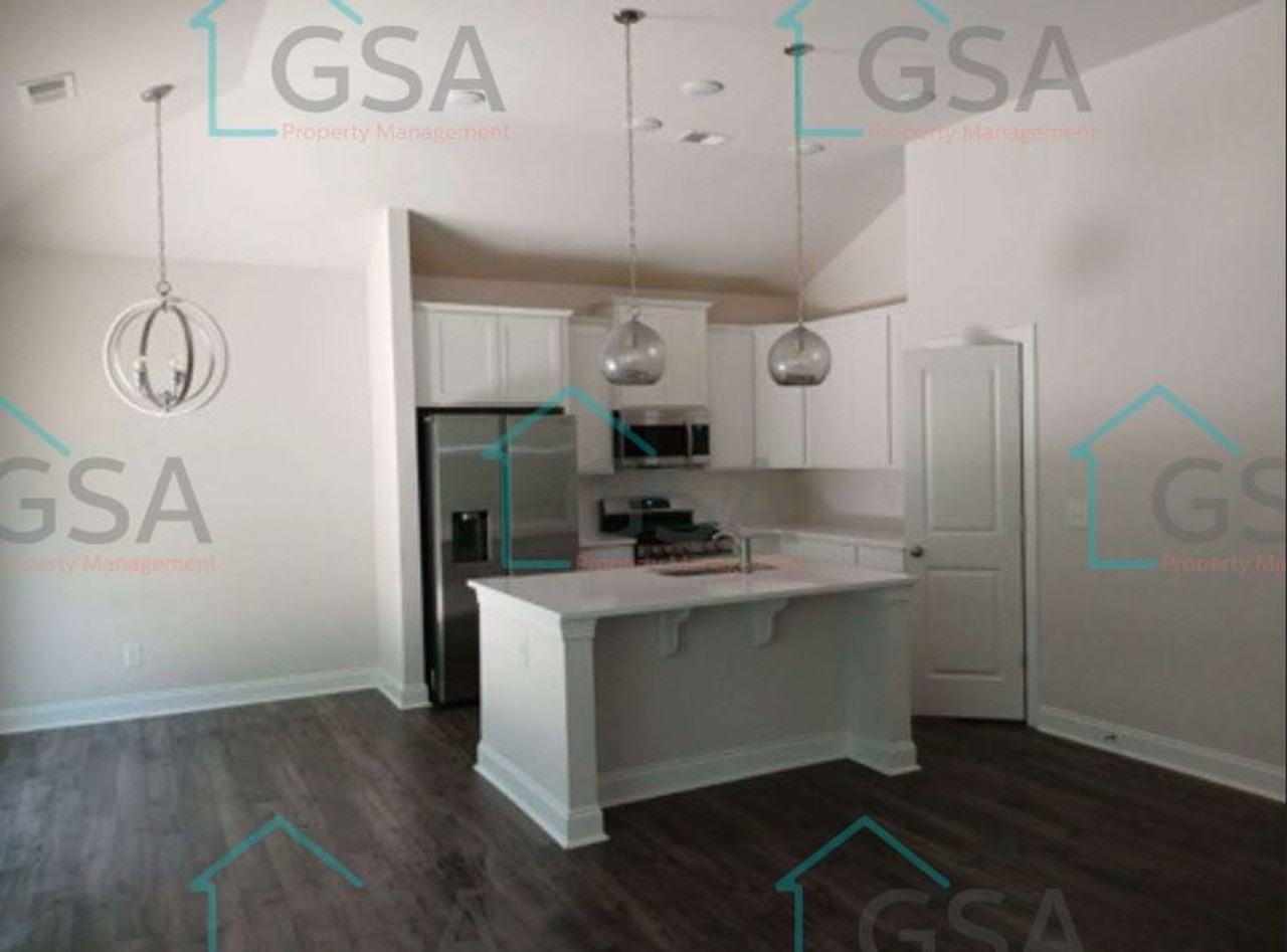 537 Clairbrook Ct - Photo 2 of 10