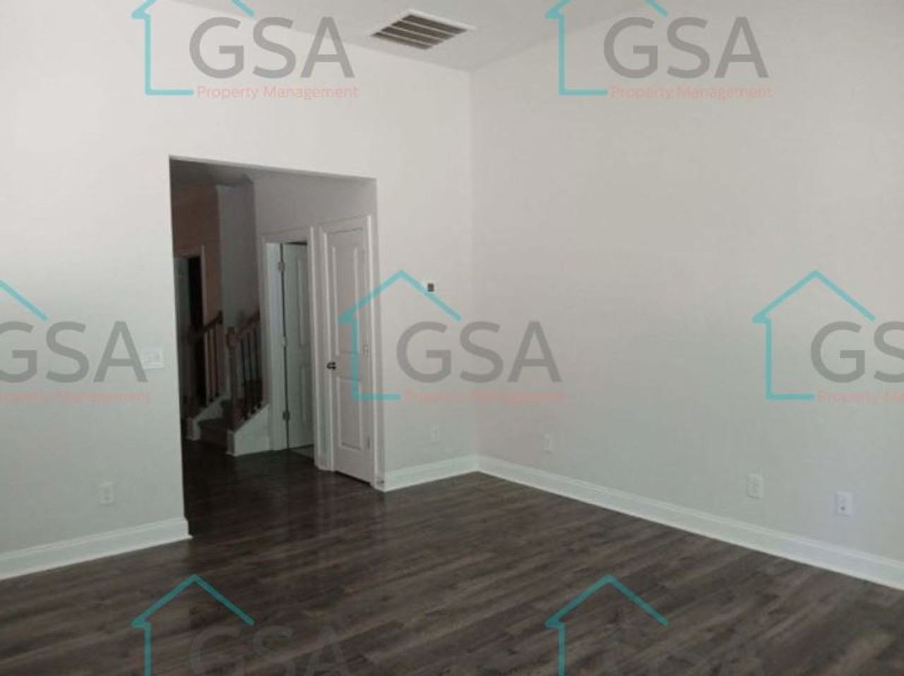 537 Clairbrook Ct - Photo 3 of 10