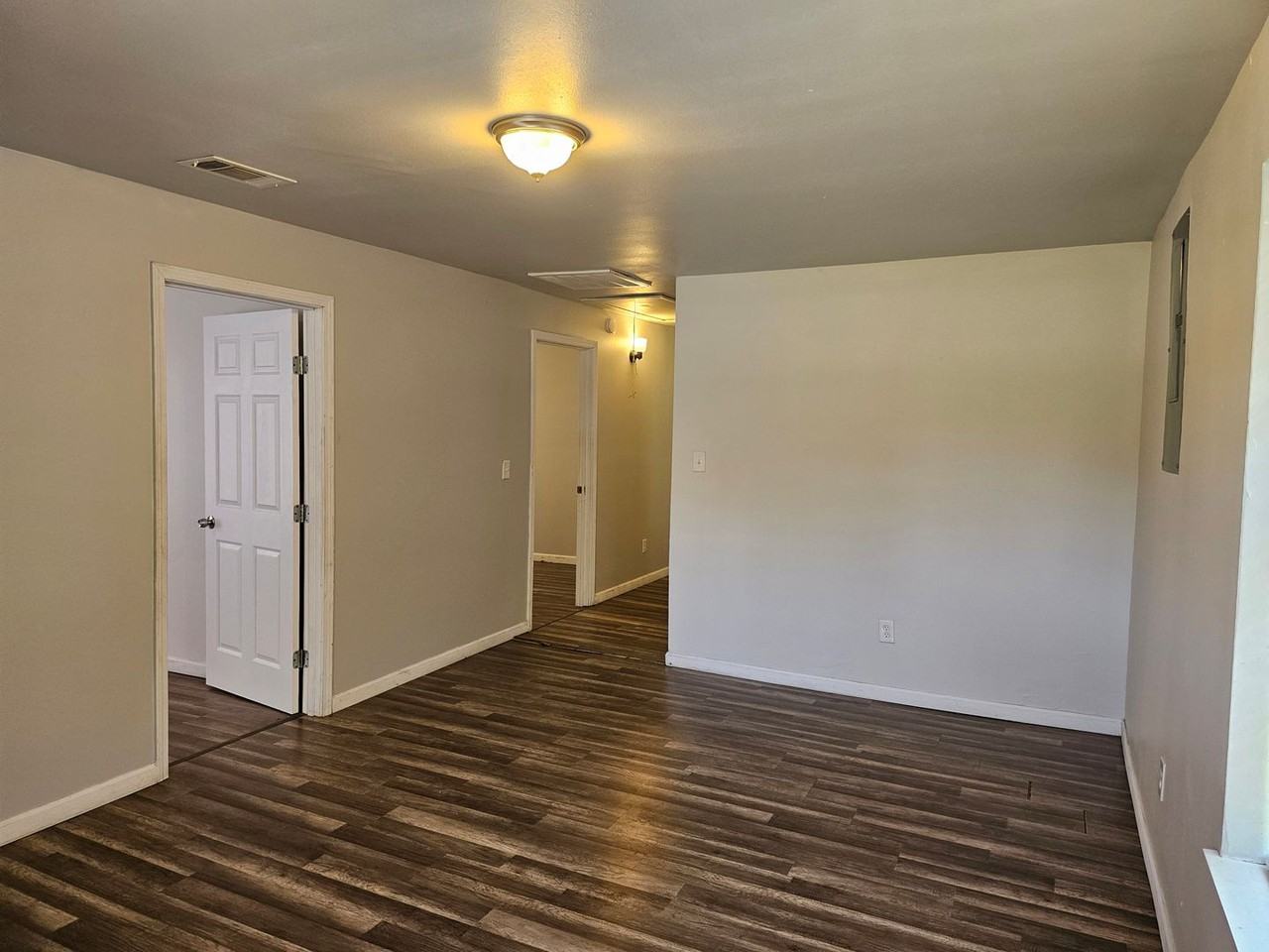 900 E. Iowa Avenue - Photo 3 of 11