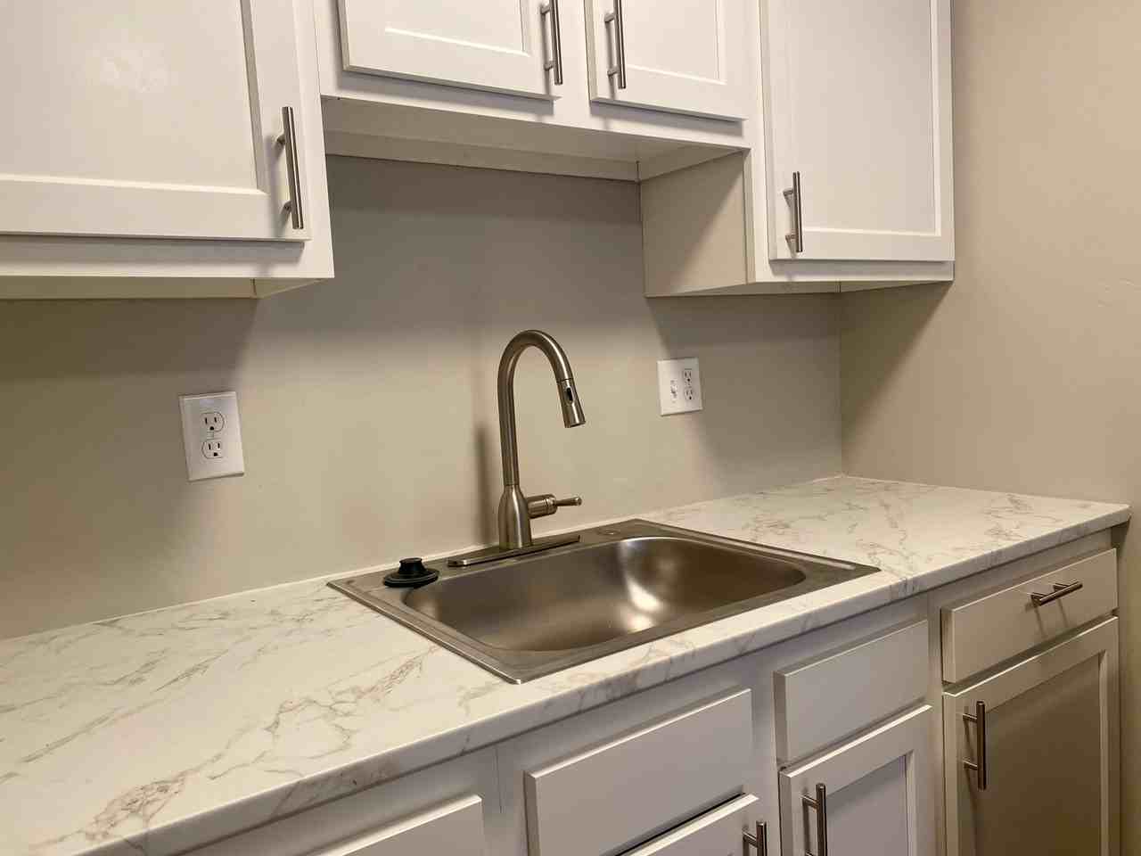 Modern Luxury in the Heart of Mt Washington Apartments 2229 Salvador