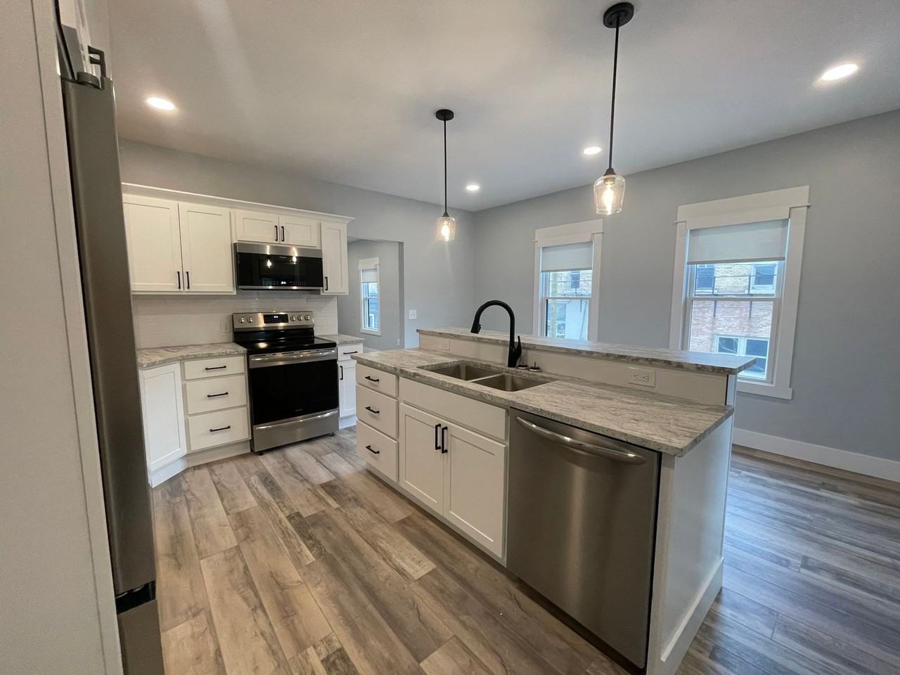 203 Warren Ave Se - Photo 3 of 22