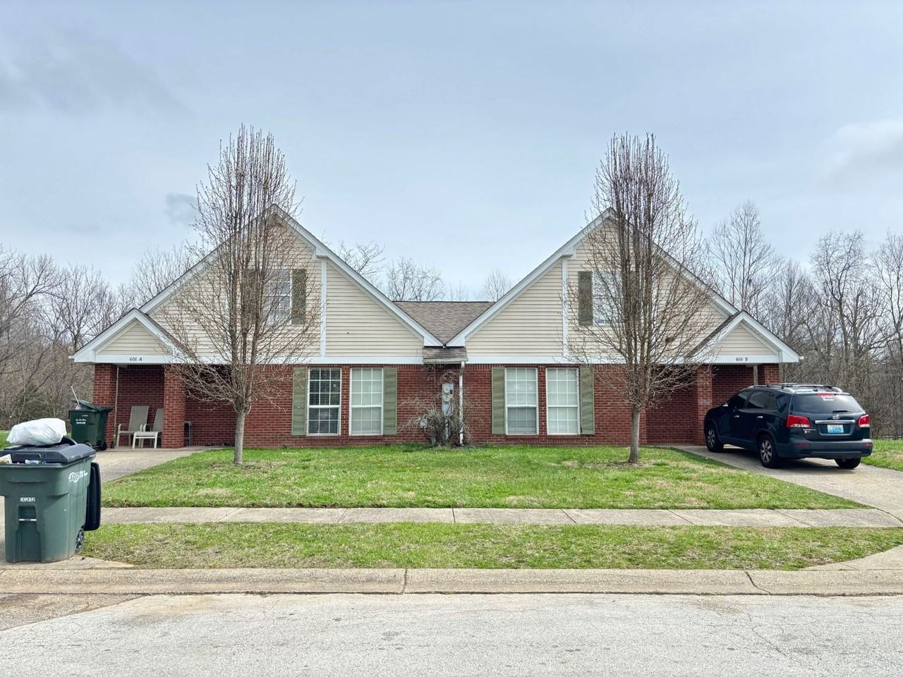 Vaughan Village Apartments - Photo 7 of 9