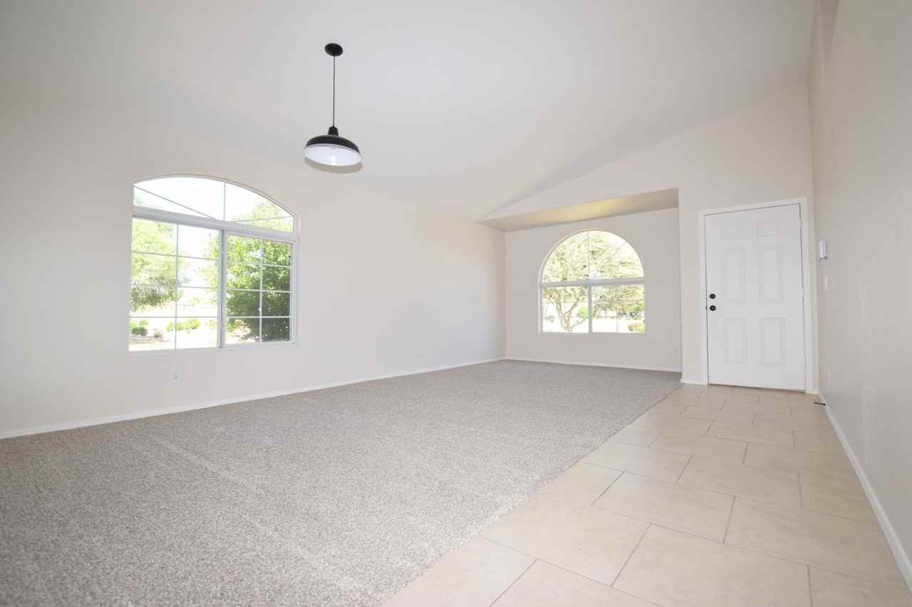 4307 E Meadow West Ln - Photo 3 of 21