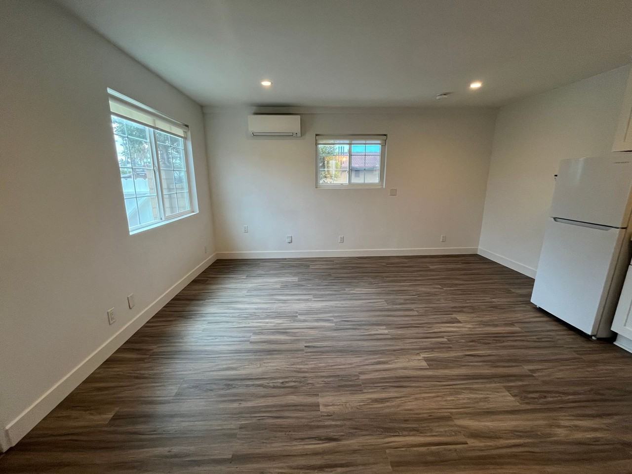 1236 Mackinnon Ave - Photo 4 of 14