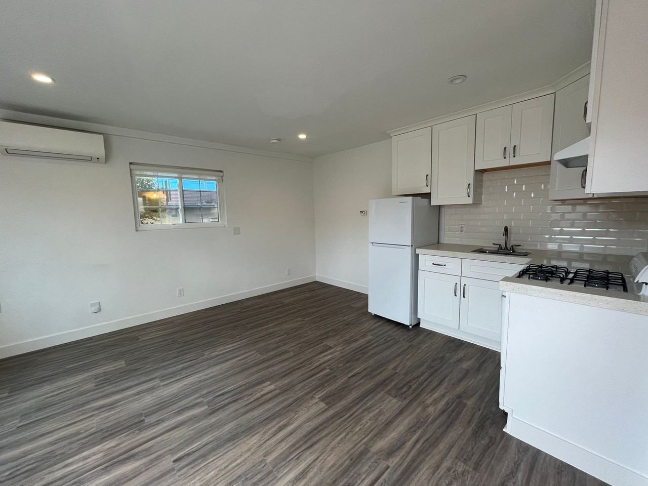 1236 Mackinnon Ave - Photo 5 of 14