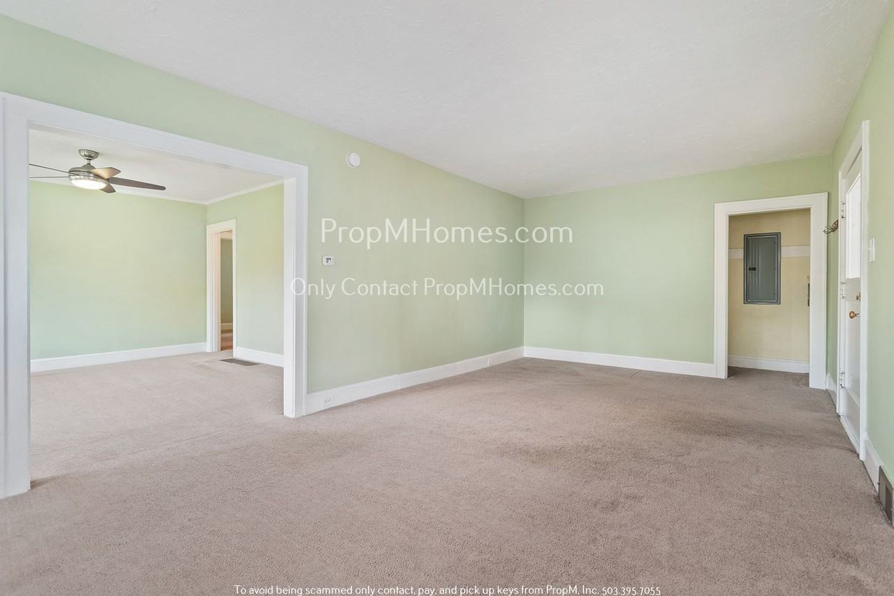 1731 Se 139th Ave - Photo 4 of 23