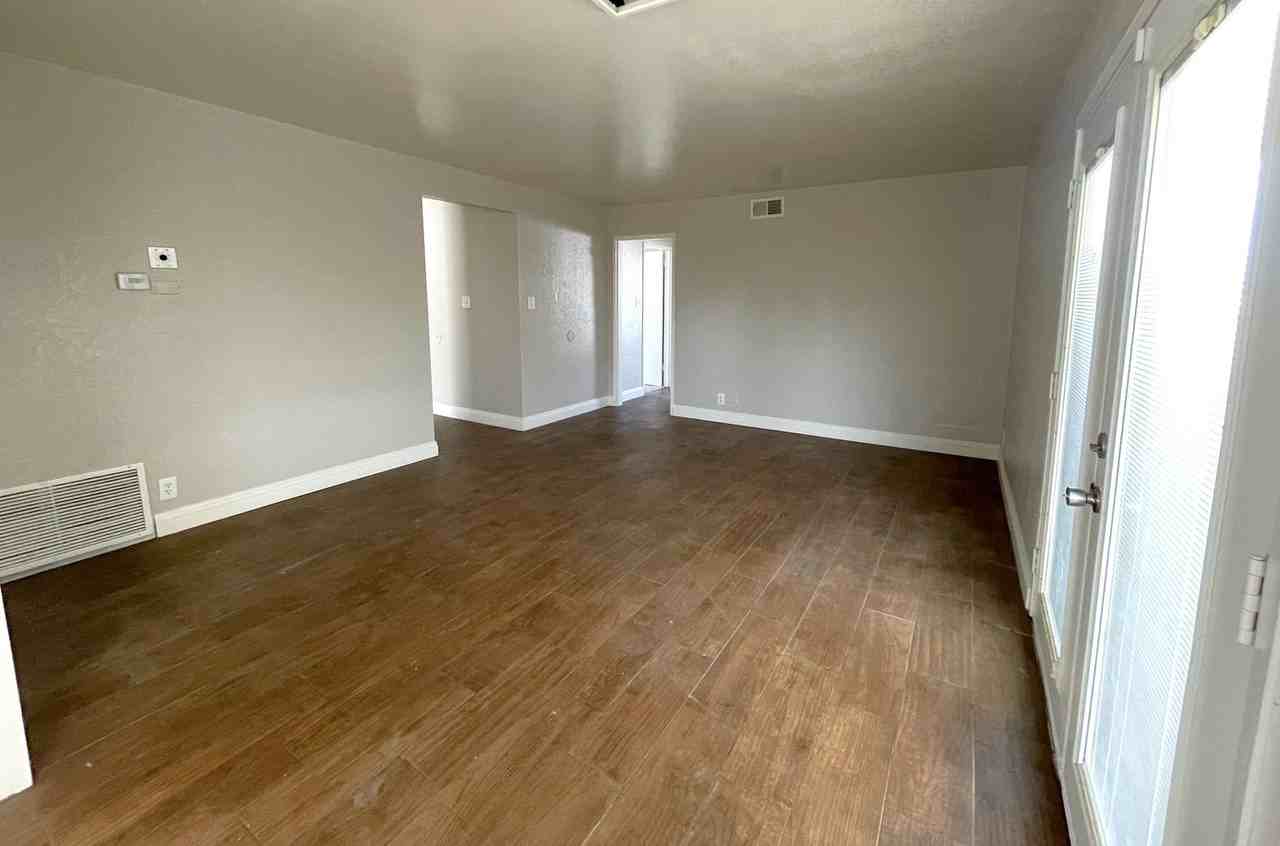 2068 Alexander Ave - Photo 3 of 19