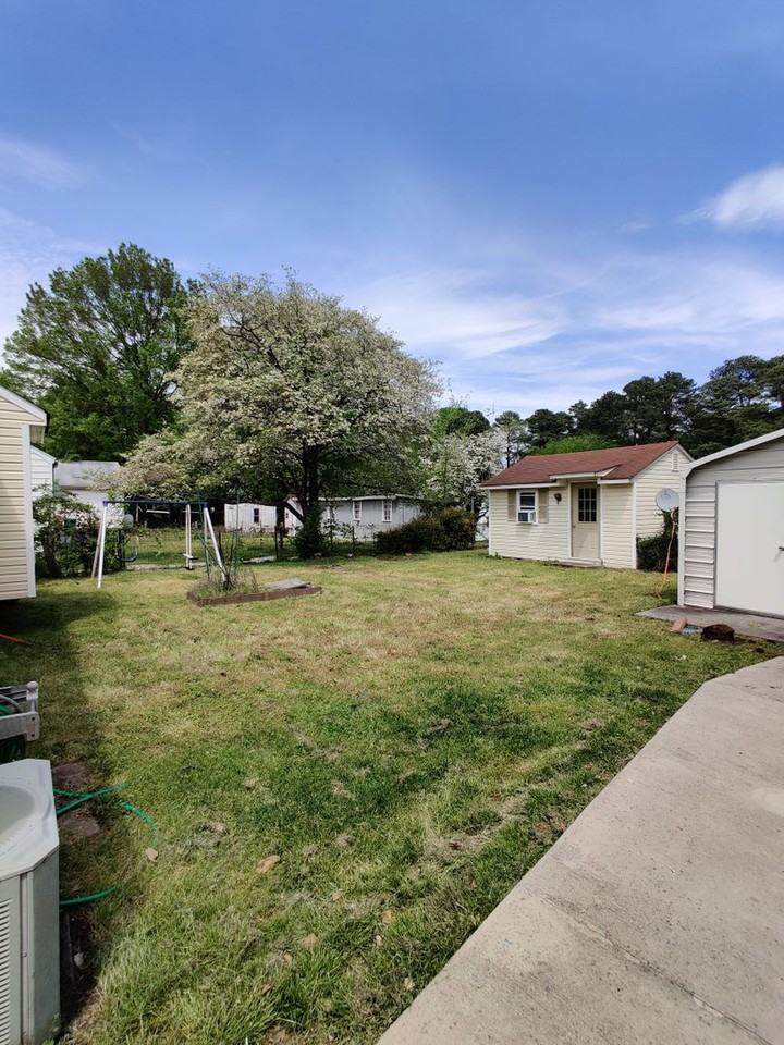 717 Floral Ave - Photo 3 of 14