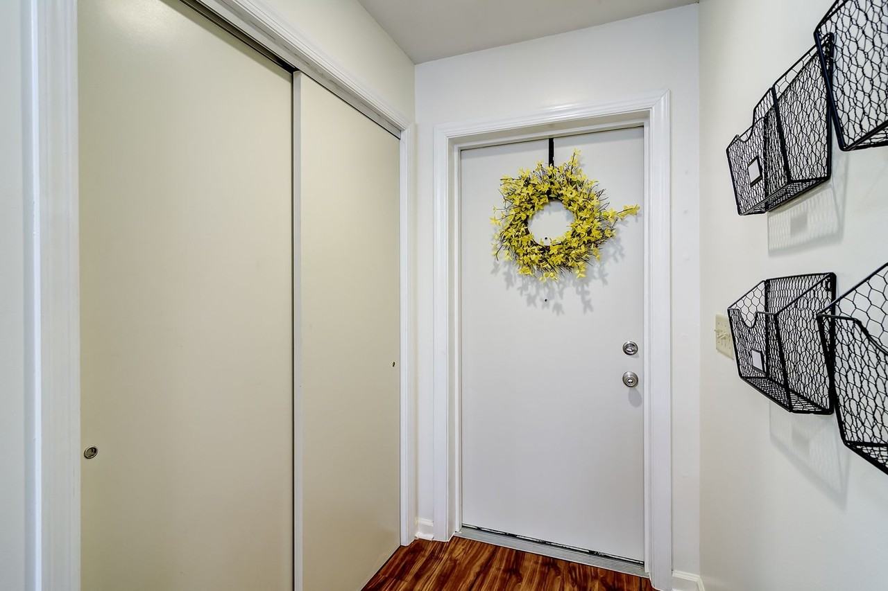 520 520 #102 - Photo 2 of 49