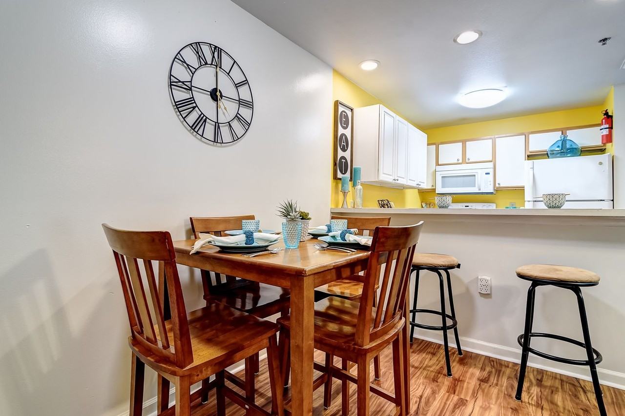 520 520 #102 - Photo 5 of 49